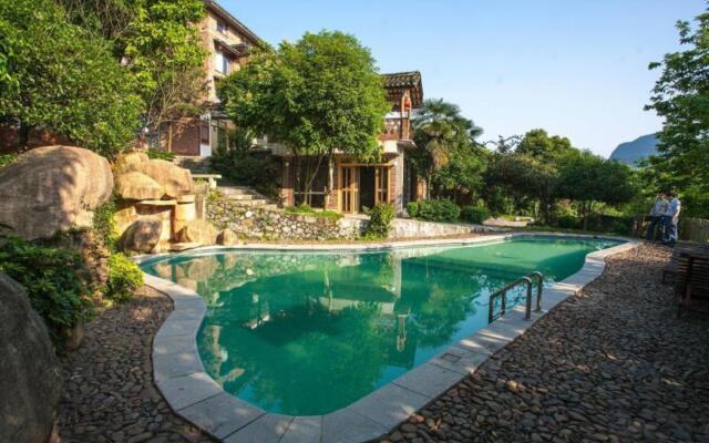 Riverside Retreat Hotel