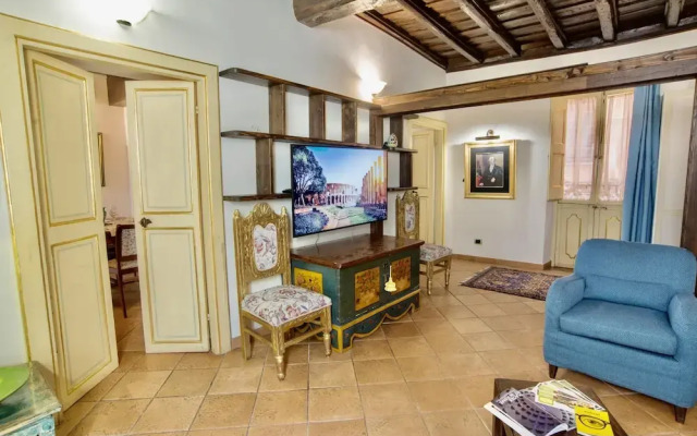 Trevi Fountain Apartment