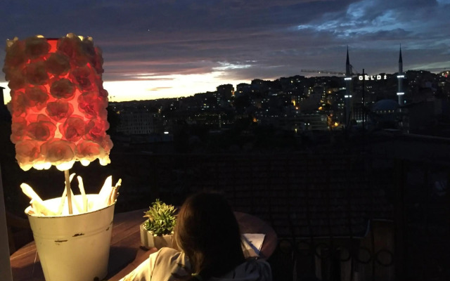 The White Swan Suites Beyoglu