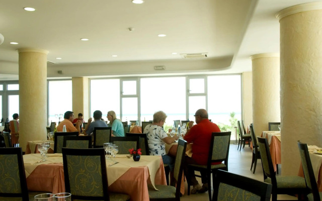 Roses Hotel