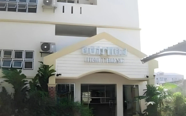 Orm Thong Apartments