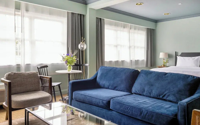 The Harbor Front Inn