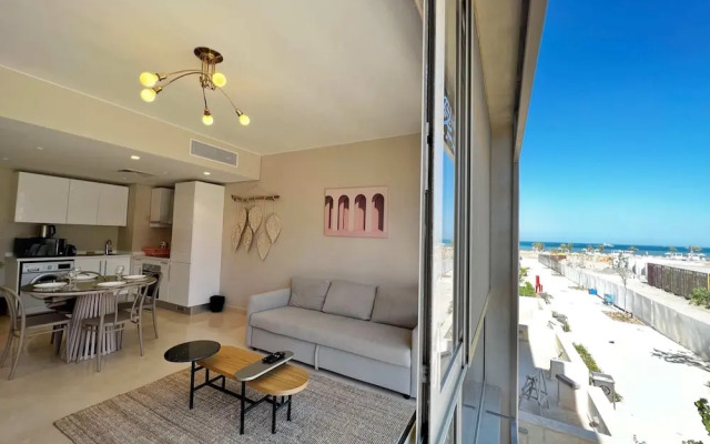 Xuru Stays I Homestyle & Summery 1bdr@ Mangroovy Free Beach Pool