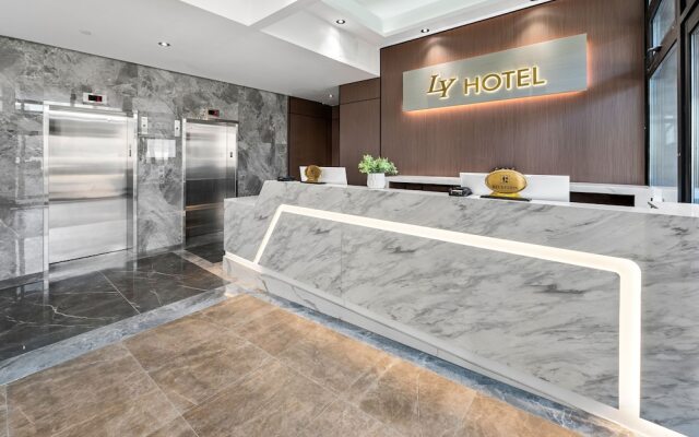 Ly New York Hotel