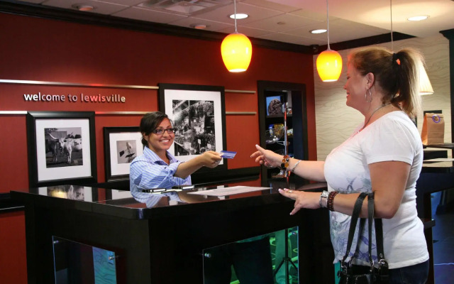 Hampton Inn & Suites Dallas/Lewisville-Vista Ridge Mall, TX