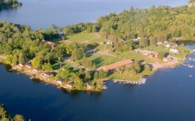 Waterfalls Lodge