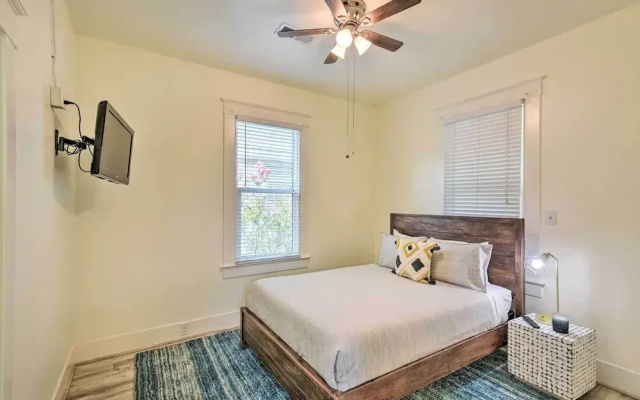 1/2 Mi to Beach & Seawall: Galveston Getaway!