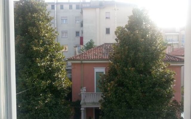To Be Happy in Venice