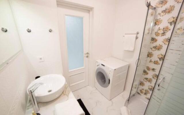 Luxury Apartment on Kulisha 36v