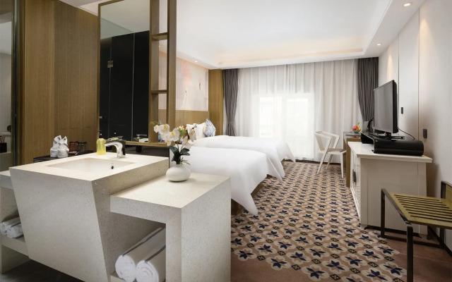 Paco Business Hotel - Longkou West