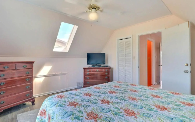 6129 Lady Jane Semi-Oceanfront