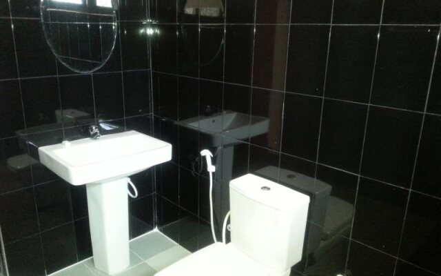 Herath Holiday Inn