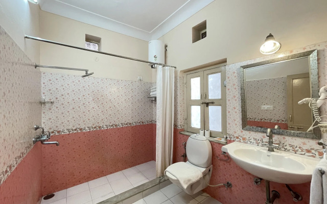 Suryaa Villa - A City Centre Hotel