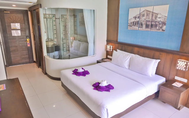 Supicha pool access hotel