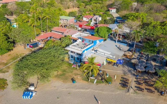 Witch's Rock Surf Camp Beachfront HOTEL