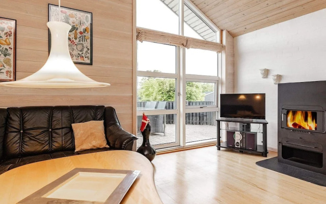 6 Person Holiday Home in Hals