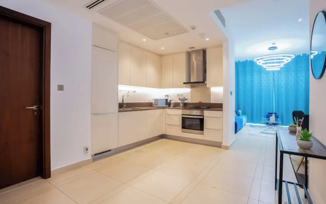 HomesGetaway- 1BR Apt in Marina Gate1