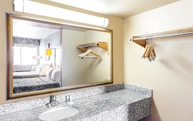 Days Inn & Suites Mesa
