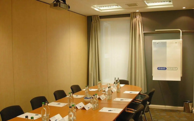 Holiday Inn Express Swindon City Centre by IHG