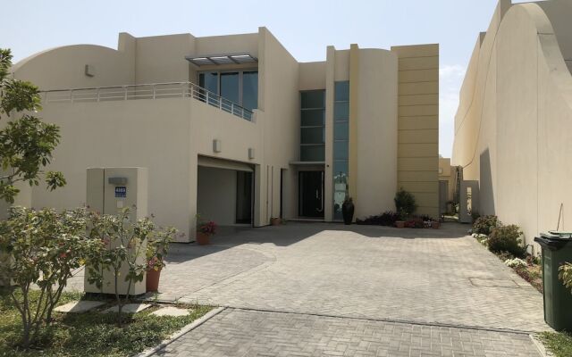 Durrat Al Bahrain Luxury Villa