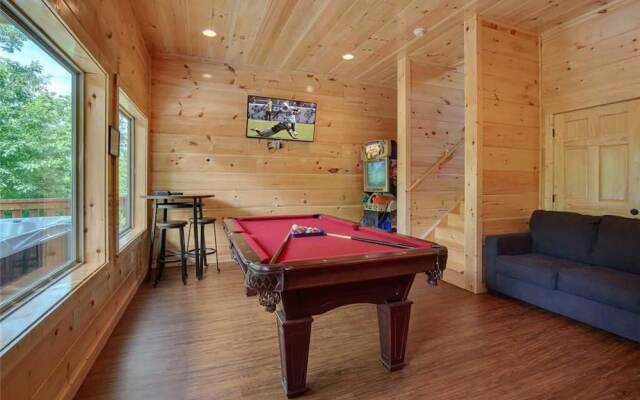 Splash of Moonshine - Two Bedroom Cabin