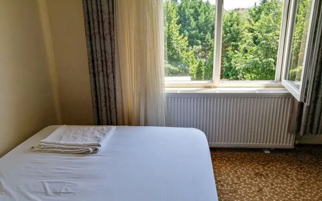 Grand Nicea Hotel