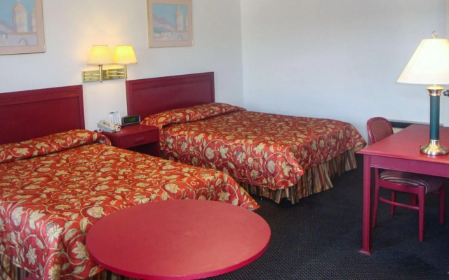 Budget Host Golden Wheat Motel