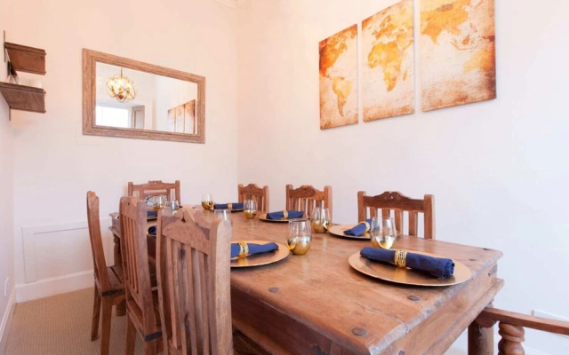 Traditional Luxury Apartment Sleeps 10 Guests