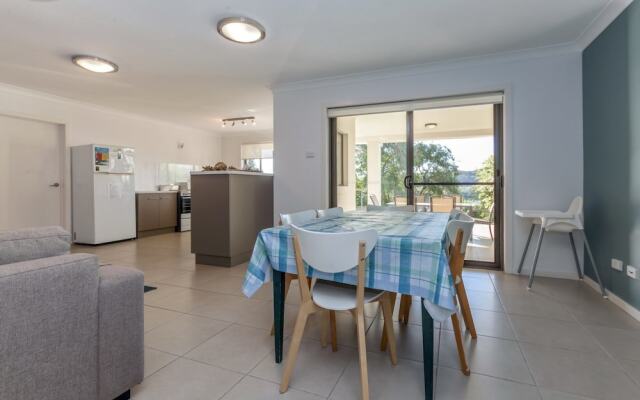 Beach House, Pacific Road, 1/20