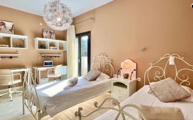 Beach Villa Heart House with private pool