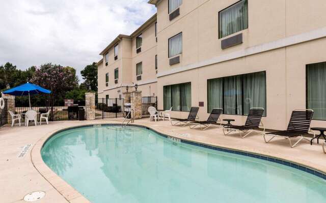 Quality Suites Huntsville Near University