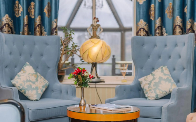 Muthu Fort William Hotel