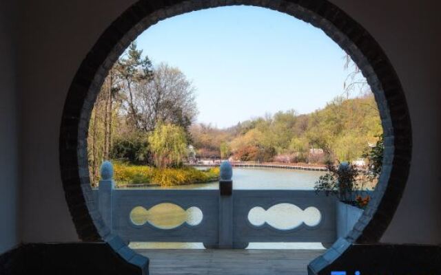 Yangzhou Huafang Fengqing Hotel