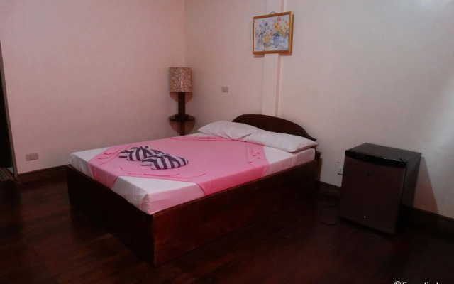 OYO 621 De Loro Inn