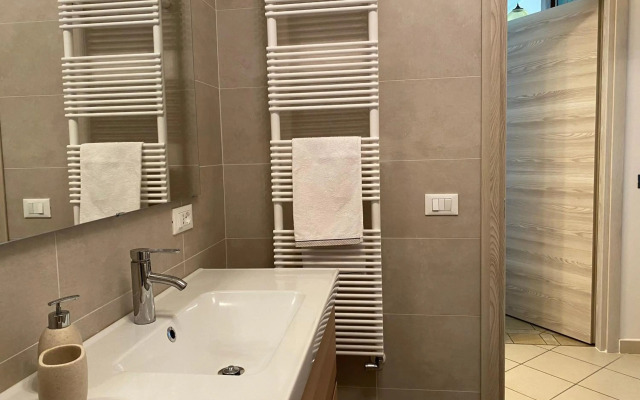 Ampio appartamento vista lago