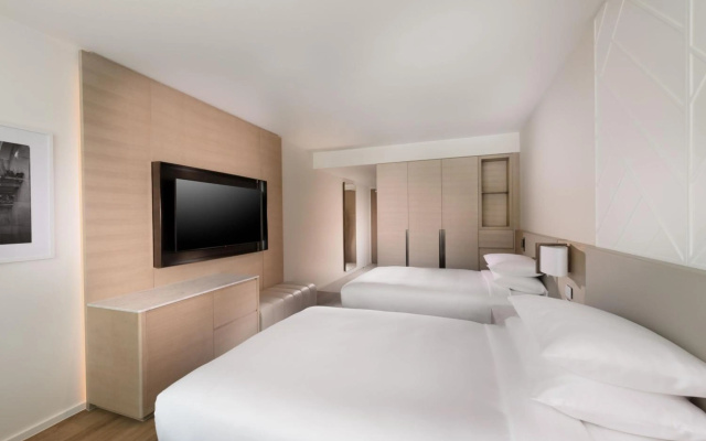 Adelaide Marriott Hotel – Guest Rooms – Adelaide