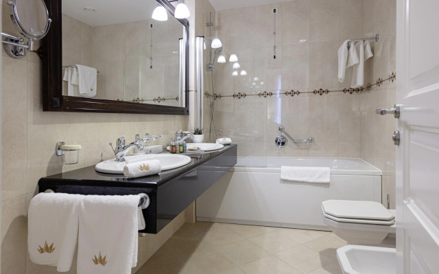 Royal Princess Hotel