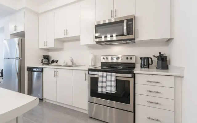 Extravagant Brand New Town House