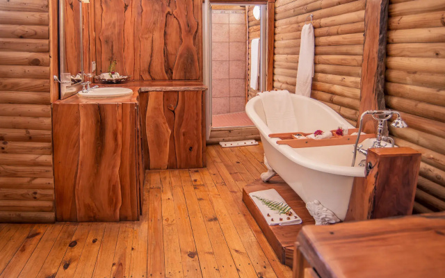 Karongwe - River Safari Lodge