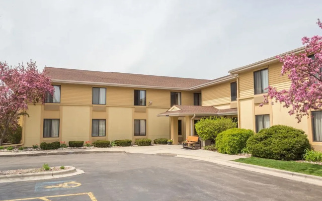Super 8 Germantown Milwaukee