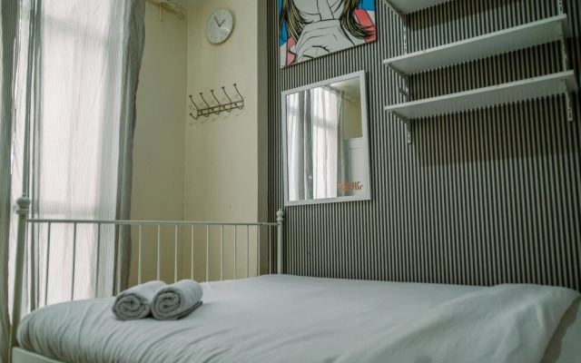 Comfort And Cozy Living 2Br At Medina Apartment