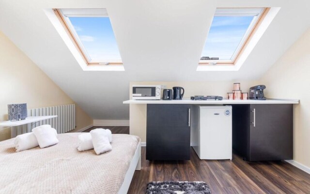 Remarkable 2 Double Bed Ensuite Room Isleworth TW7