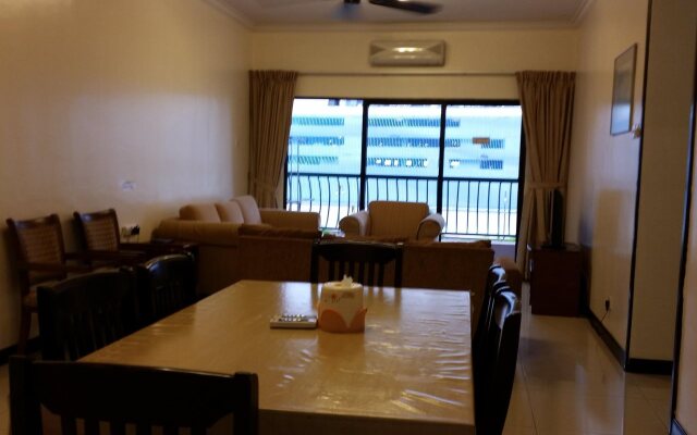 Dorcas Service Apartments at Marina Court Resort