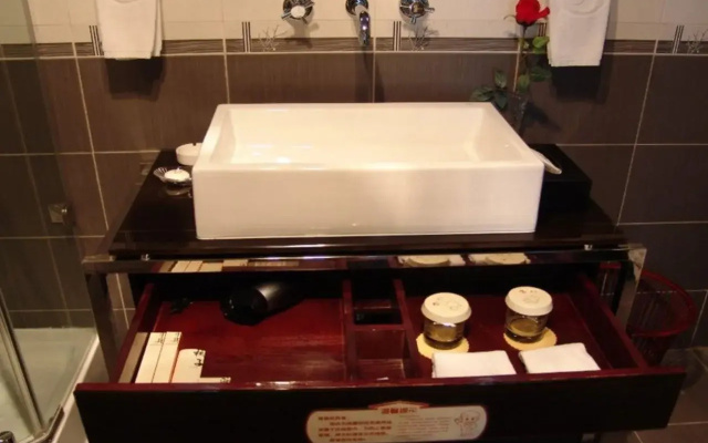 Kunming Golden Spring Hotel