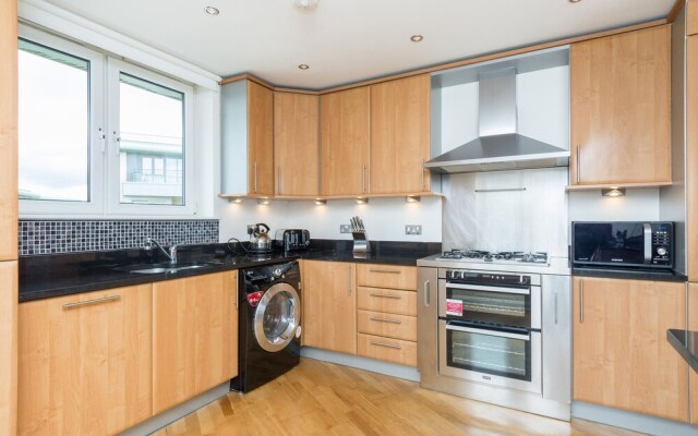 403 Portland Gardens Penthouse Apartment