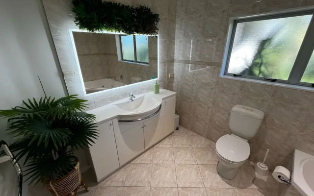 Waiake Beach Apartments