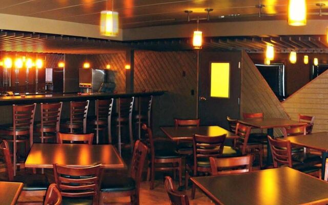 Red River Inn and Suites Fargo