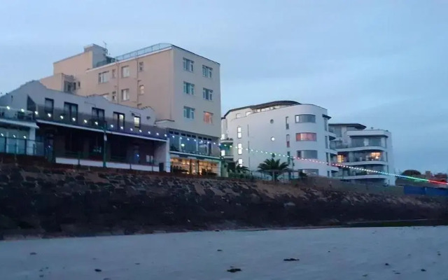 Marina Metro Hotel