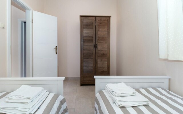 Beautiful Apartment in Dramalj With Wifi and 2 Bedrooms