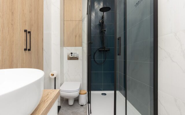 Atmospheric Apartment Walicow by Renters